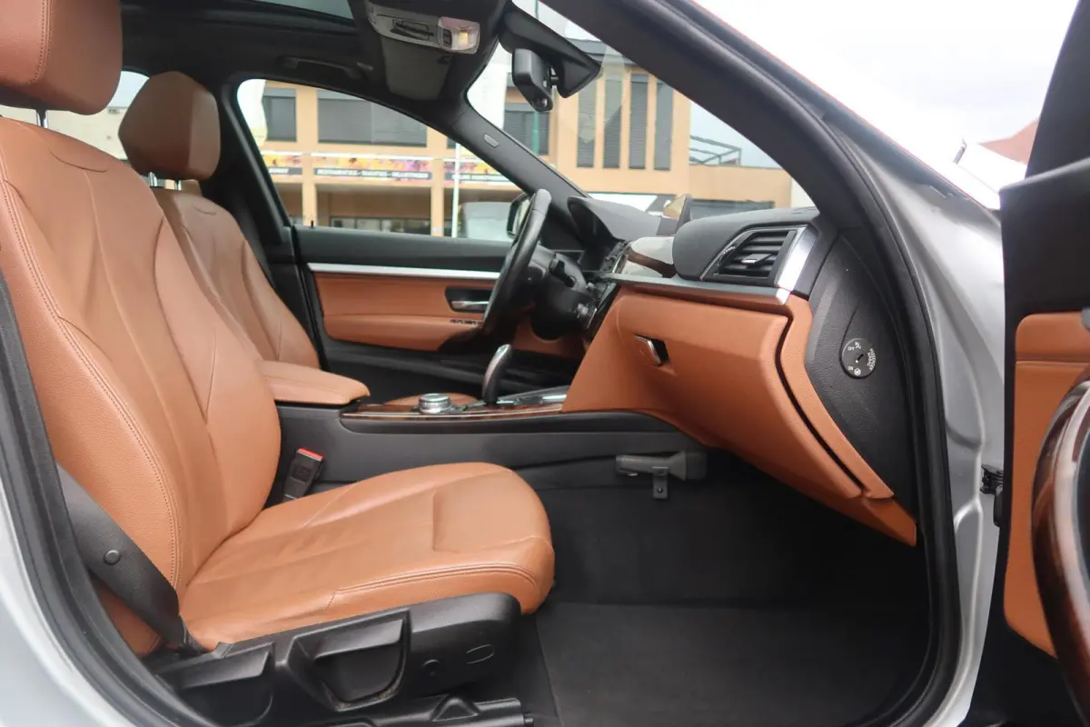 320i Aut PANORAMADAK|TREKHAAK|HEAD-UP|360CAMERA|KEYLESS|ADAPTIVE CRUISECONTROL|DEALER ONDERHOUDEN