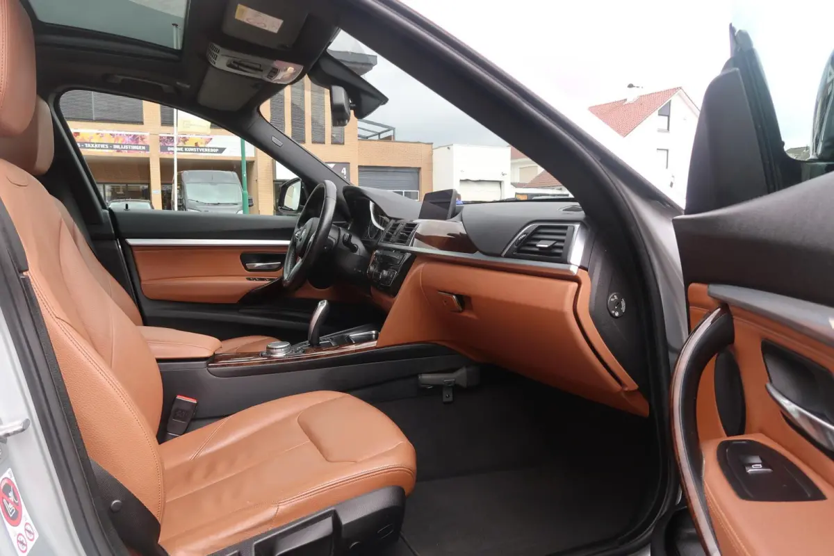320i Aut PANORAMADAK|TREKHAAK|HEAD-UP|360CAMERA|KEYLESS|ADAPTIVE CRUISECONTROL|DEALER ONDERHOUDEN
