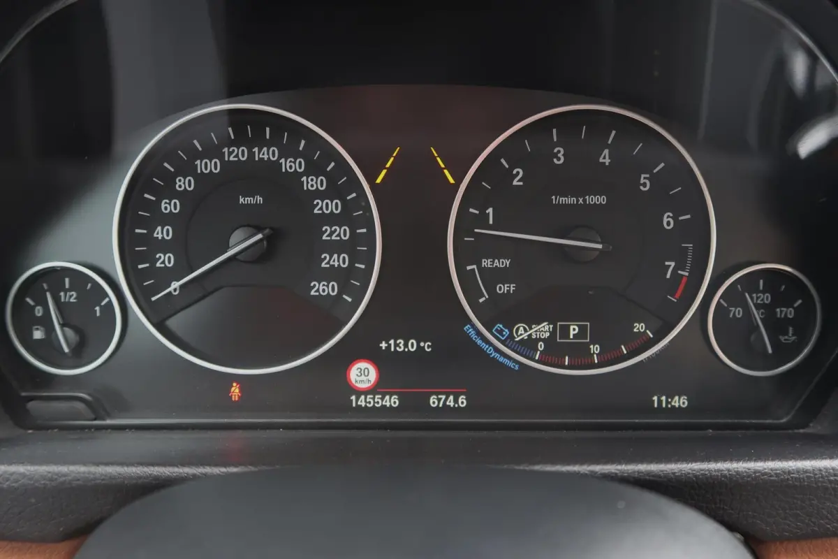 320i Aut PANORAMADAK|TREKHAAK|HEAD-UP|360CAMERA|KEYLESS|ADAPTIVE CRUISECONTROL|DEALER ONDERHOUDEN