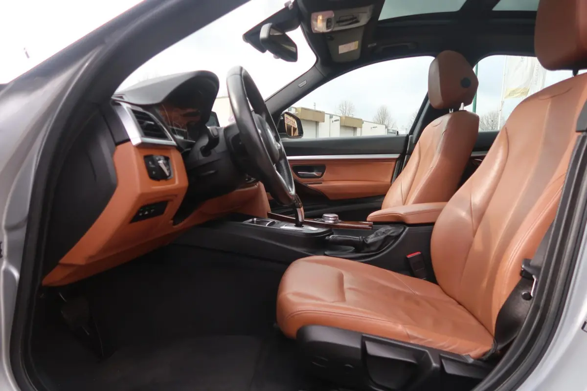 320i Aut PANORAMADAK|TREKHAAK|HEAD-UP|360CAMERA|KEYLESS|ADAPTIVE CRUISECONTROL|DEALER ONDERHOUDEN