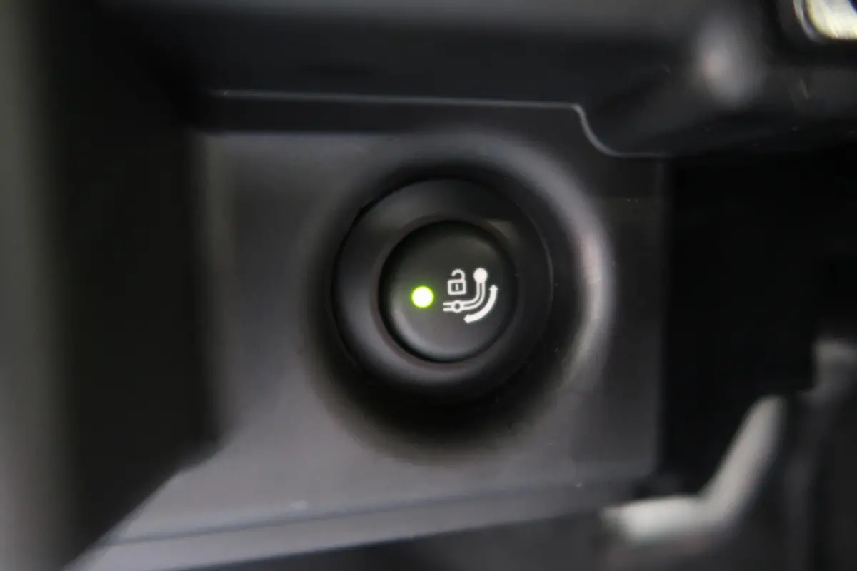 320i Aut PANORAMADAK|TREKHAAK|HEAD-UP|360CAMERA|KEYLESS|ADAPTIVE CRUISECONTROL|DEALER ONDERHOUDEN