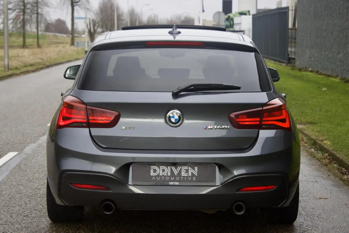 M140i xDrive| Schuifdak - LCI2 - Memory - Camera