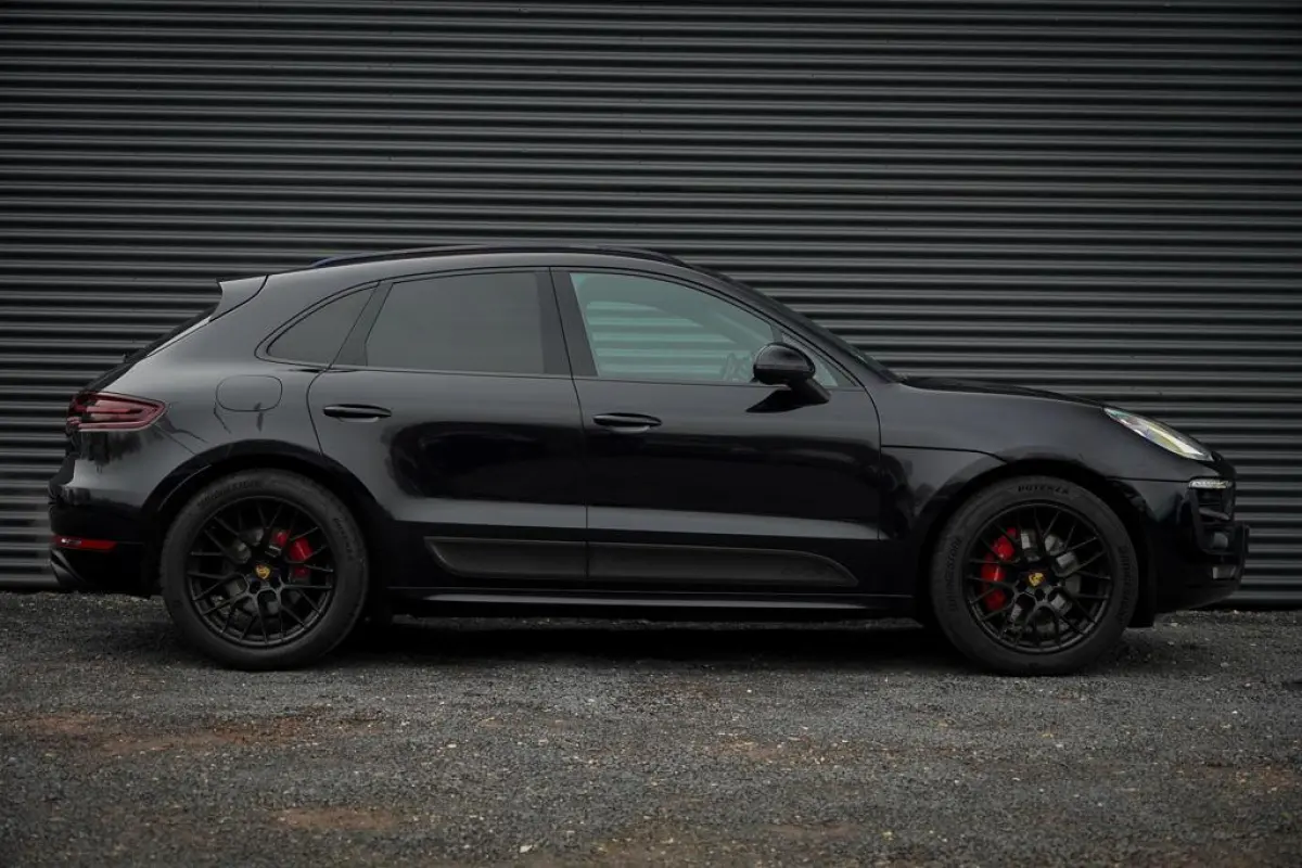 3.0 GTS / Pano / Luchtvering / Trekhaak / Sportstoelen / Carplay