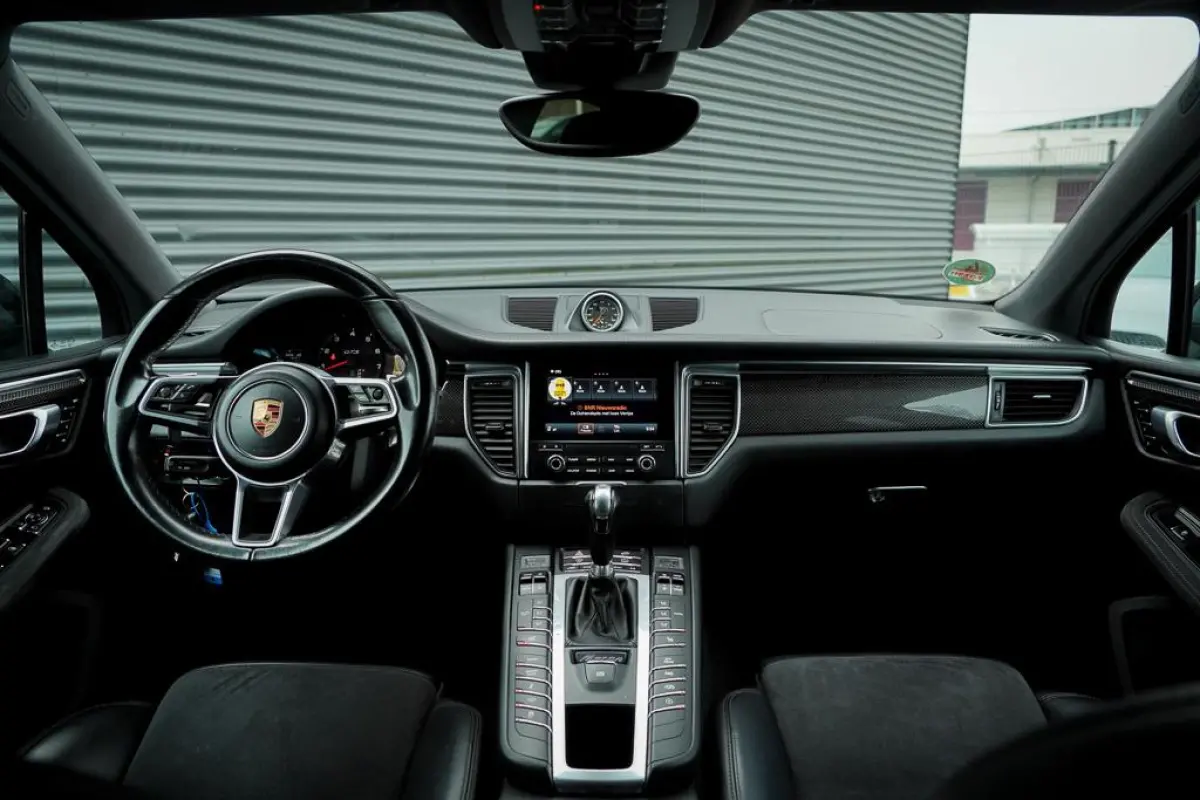 3.0 GTS / Pano / Luchtvering / Trekhaak / Sportstoelen / Carplay