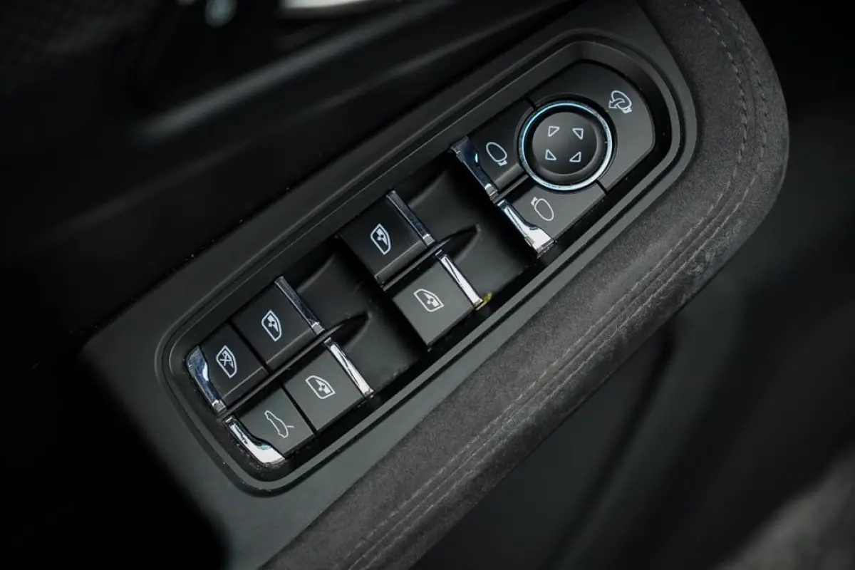 3.0 GTS / Pano / Luchtvering / Trekhaak / Sportstoelen / Carplay
