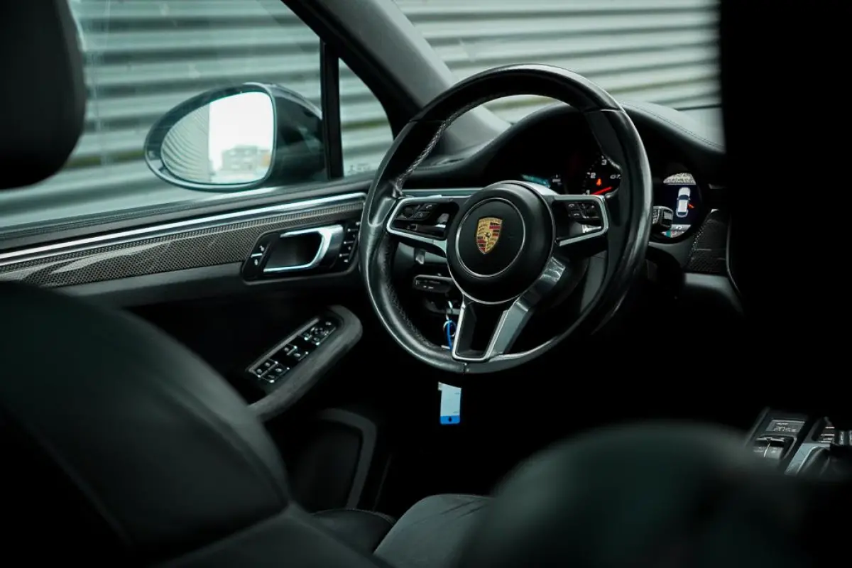 3.0 GTS / Pano / Luchtvering / Trekhaak / Sportstoelen / Carplay