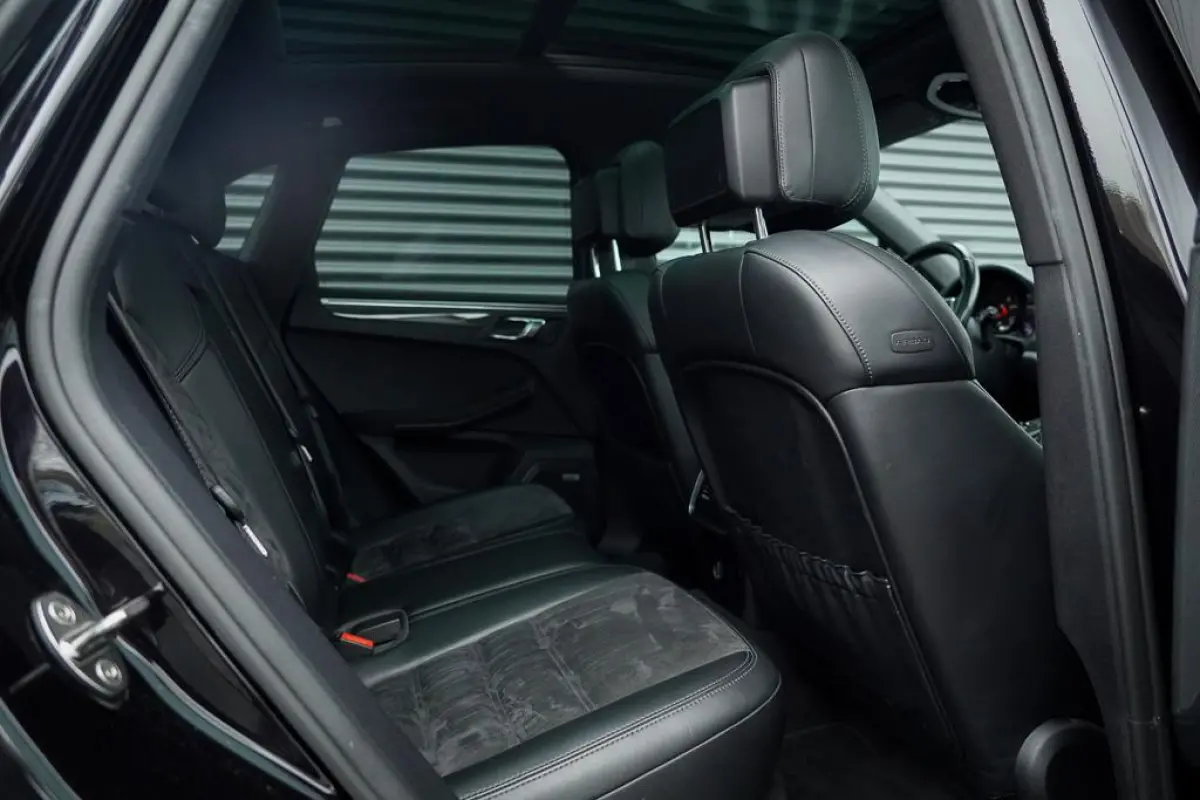 3.0 GTS / Pano / Luchtvering / Trekhaak / Sportstoelen / Carplay