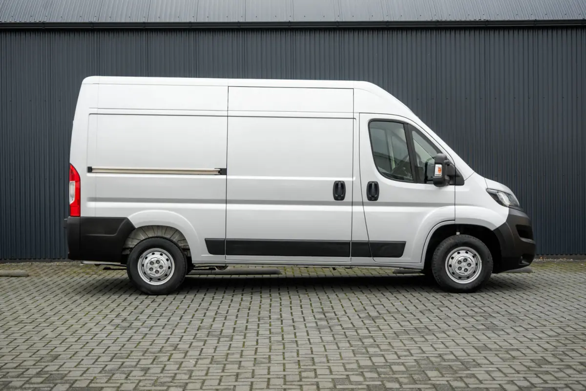 330 2.2 BlueHDi 120 L2H2 Premium | Camera | Cruise | Navi | Airco | Trekhaak