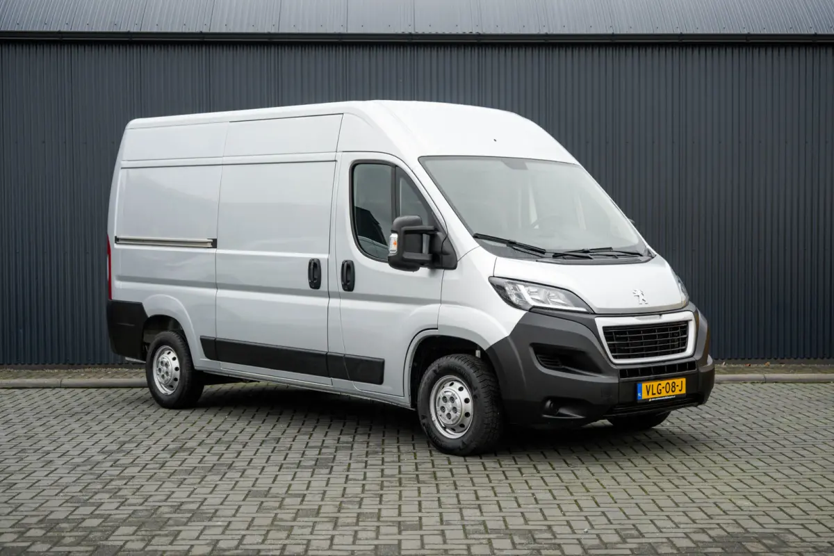 330 2.2 BlueHDi 120 L2H2 Premium | Camera | Cruise | Navi | Airco | Trekhaak