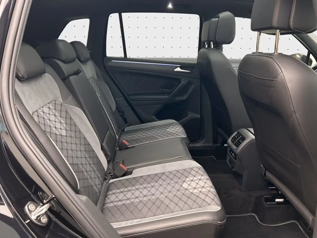 1.4 TSI eHybrid R-Line BLACK ST. ** IQ LIGHT, VIRTUAL, PANORAMA, TREKH, 19-inch LMV ** 1e EIG - UNFALLFREI ** ** INFORMEER OOK NAAR ONZE AANTREKKELIJKE FINANCIAL-LEASE TARIEVEN **