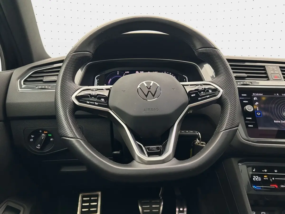 1.4 TSI eHybrid R-Line BLACK ST. ** IQ LIGHT, VIRTUAL, PANORAMA, TREKH, 19-inch LMV ** 1e EIG - UNFALLFREI ** ** INFORMEER OOK NAAR ONZE AANTREKKELIJKE FINANCIAL-LEASE TARIEVEN **