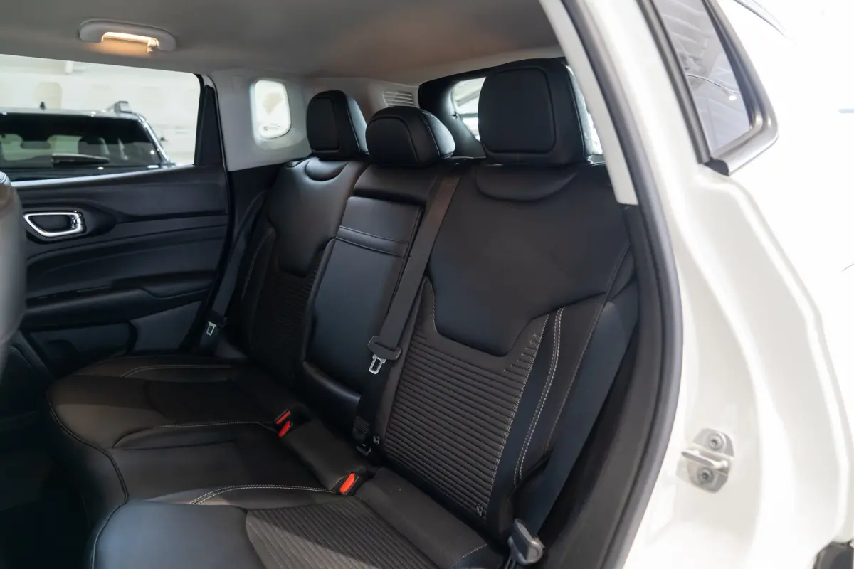 4xe 240 Plug-in Hybrid Limited | Navigatie | Climate Controle | Elektrische Achterklep | Keyless | Camera | Apple Carplay & Android Auto |