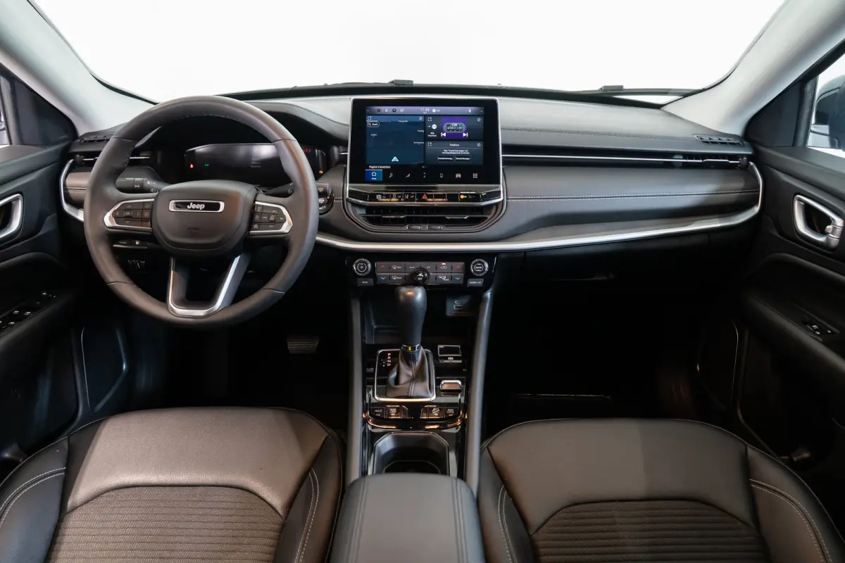 4xe 240 Plug-in Hybrid Limited | Navigatie | Climate Controle | Elektrische Achterklep | Keyless | Camera | Apple Carplay & Android Auto |
