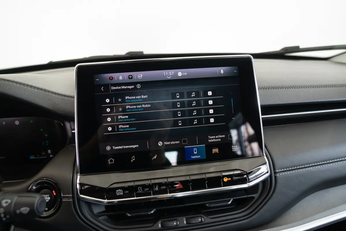 4xe 240 Plug-in Hybrid Limited | Navigatie | Climate Controle | Elektrische Achterklep | Keyless | Camera | Apple Carplay & Android Auto |