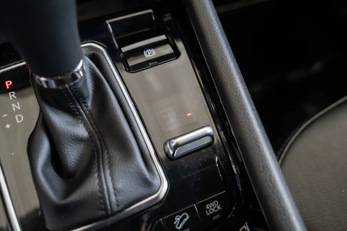 4xe 240 Plug-in Hybrid Limited | Navigatie | Climate Controle | Elektrische Achterklep | Keyless | Camera | Apple Carplay & Android Auto |