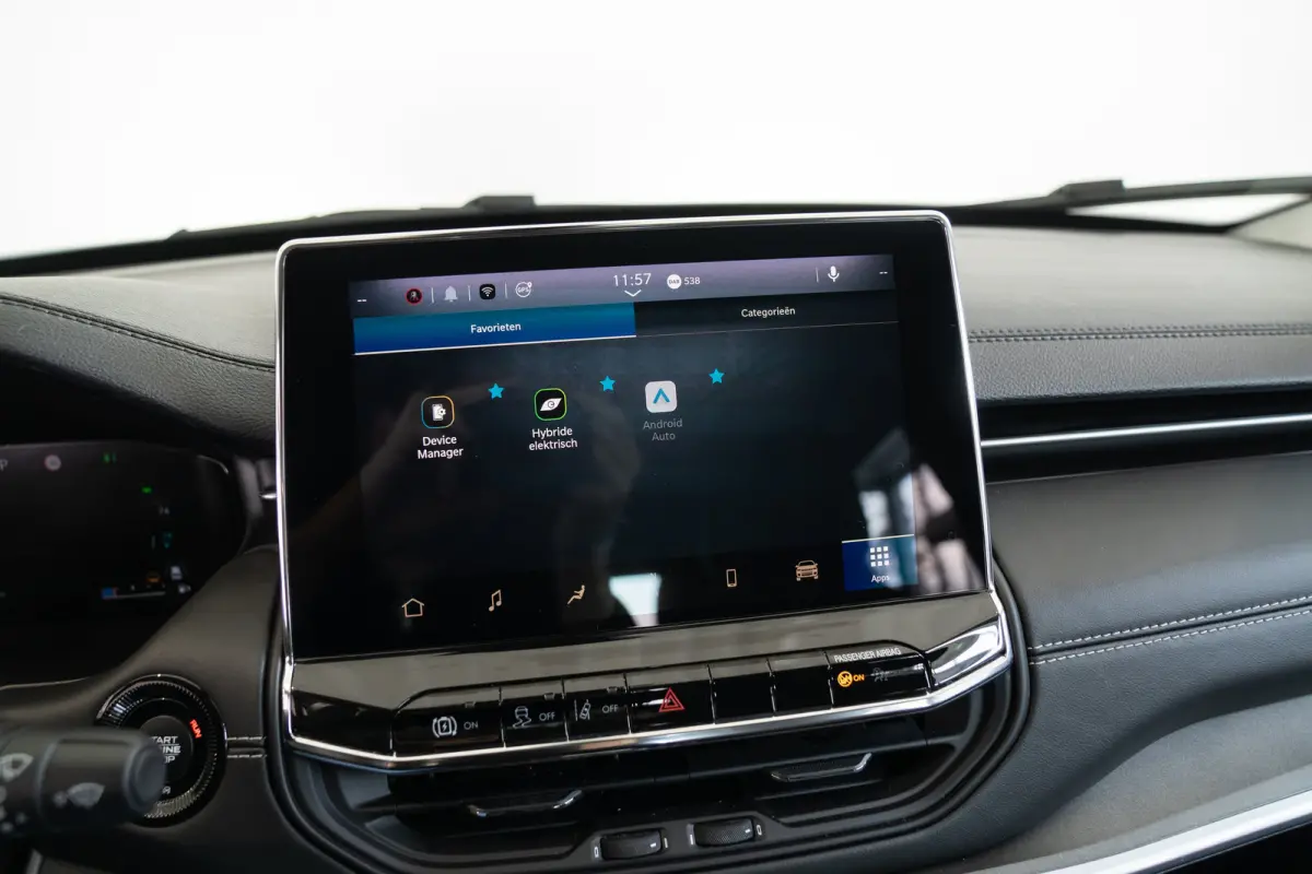 4xe 240 Plug-in Hybrid Limited | Navigatie | Climate Controle | Elektrische Achterklep | Keyless | Camera | Apple Carplay & Android Auto |