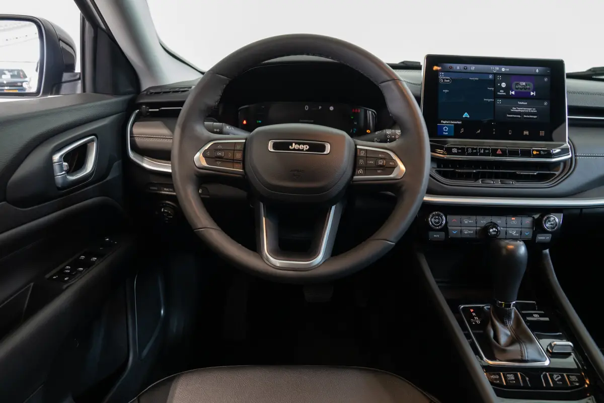 4xe 240 Plug-in Hybrid Limited | Navigatie | Climate Controle | Elektrische Achterklep | Keyless | Camera | Apple Carplay & Android Auto |