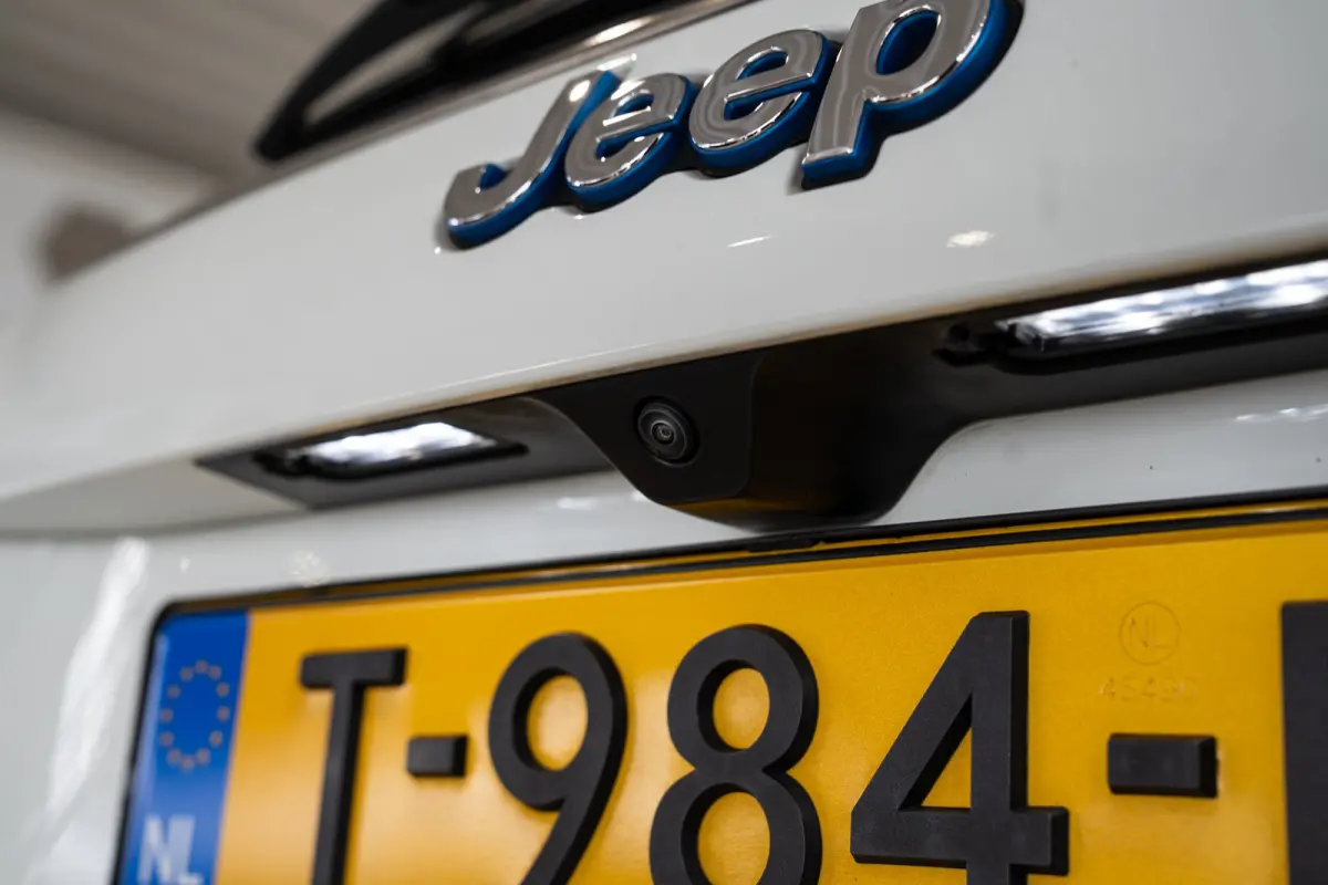 4xe 240 Plug-in Hybrid Limited | Navigatie | Climate Controle | Elektrische Achterklep | Keyless | Camera | Apple Carplay & Android Auto |