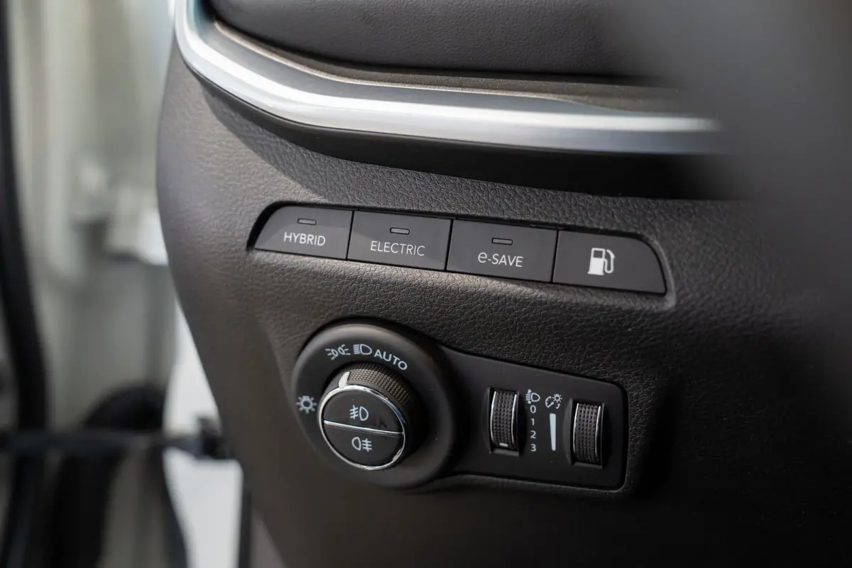 4xe 240 Plug-in Hybrid Limited | Navigatie | Climate Controle | Elektrische Achterklep | Keyless | Camera | Apple Carplay & Android Auto |