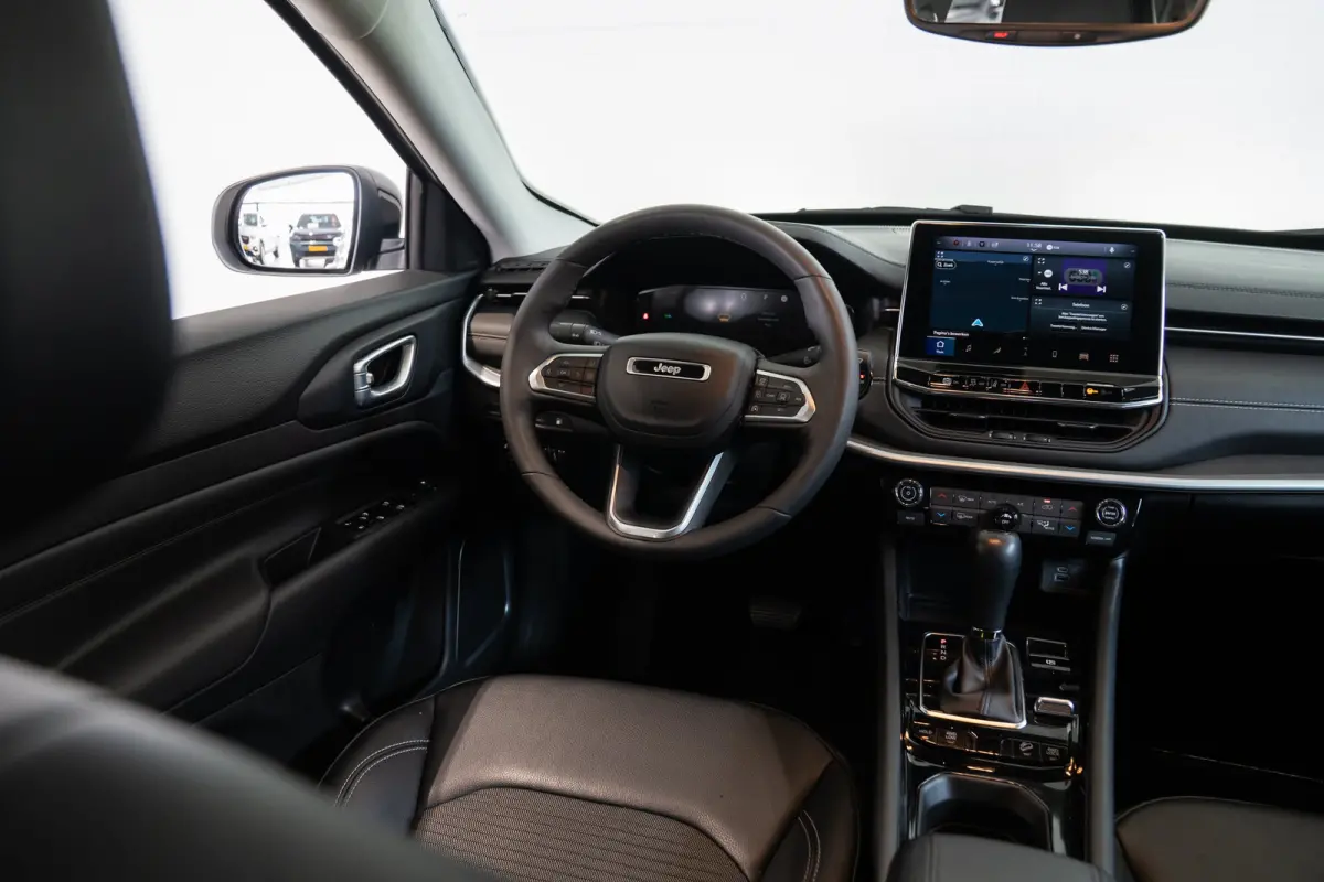 4xe 240 Plug-in Hybrid Limited | Navigatie | Climate Controle | Elektrische Achterklep | Keyless | Camera | Apple Carplay & Android Auto |