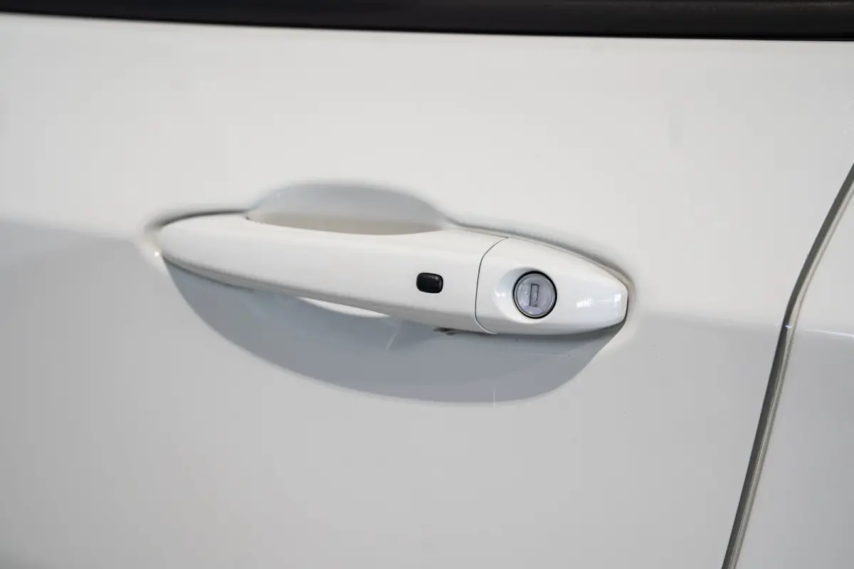 4xe 240 Plug-in Hybrid Limited | Navigatie | Climate Controle | Elektrische Achterklep | Keyless | Camera | Apple Carplay & Android Auto |