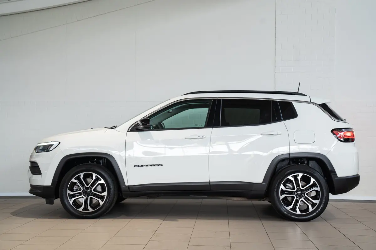 4xe 240 Plug-in Hybrid Limited | Navigatie | Climate Controle | Elektrische Achterklep | Keyless | Camera | Apple Carplay & Android Auto |