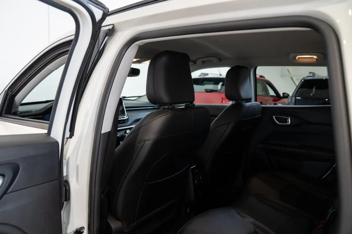 4xe 240 Plug-in Hybrid Limited | Navigatie | Climate Controle | Elektrische Achterklep | Keyless | Camera | Apple Carplay & Android Auto |