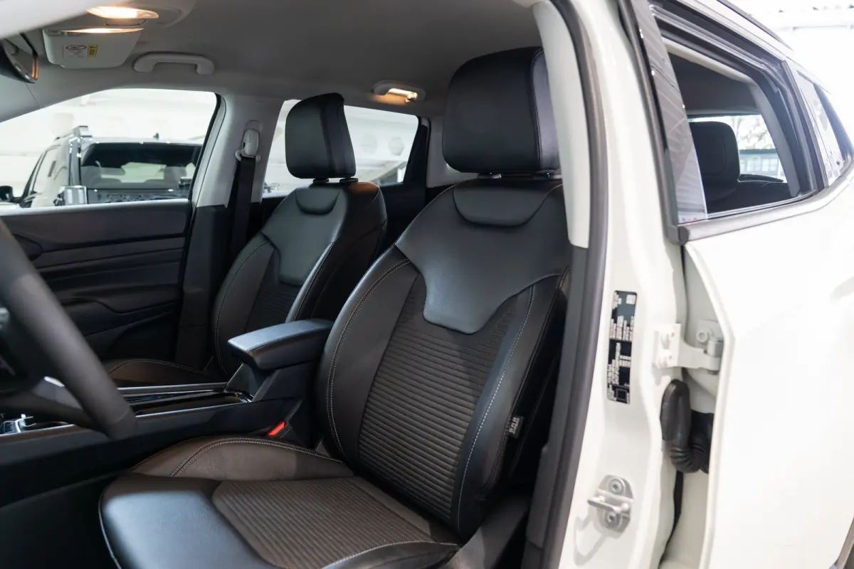 4xe 240 Plug-in Hybrid Limited | Navigatie | Climate Controle | Elektrische Achterklep | Keyless | Camera | Apple Carplay & Android Auto |