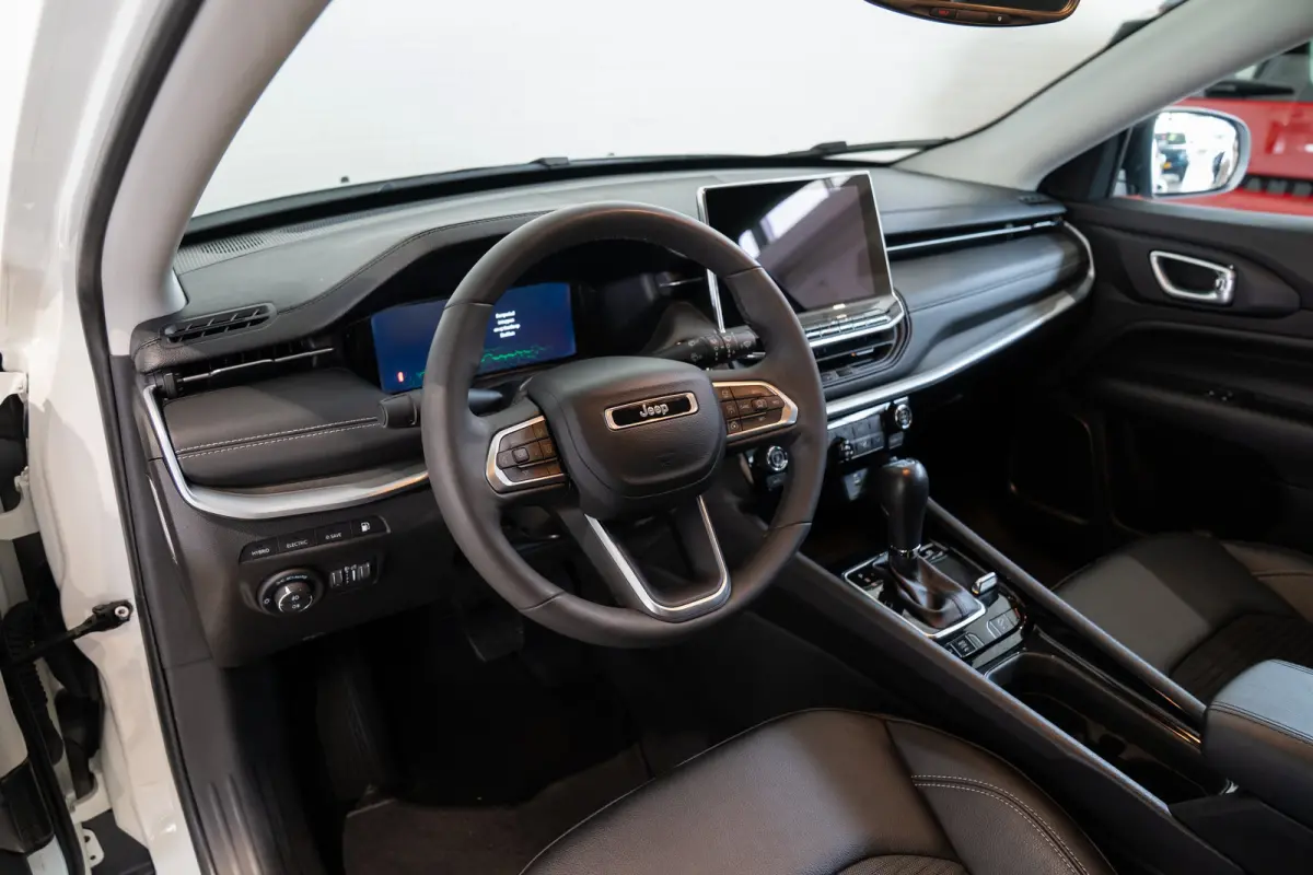 4xe 240 Plug-in Hybrid Limited | Navigatie | Climate Controle | Elektrische Achterklep | Keyless | Camera | Apple Carplay & Android Auto |