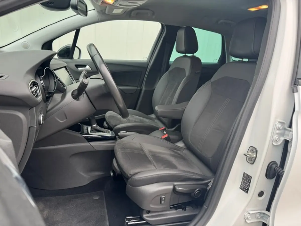 1.2 Turbo Ultimate Automaat met Navi/Camera, AGR/Alcantara, Climate Controle