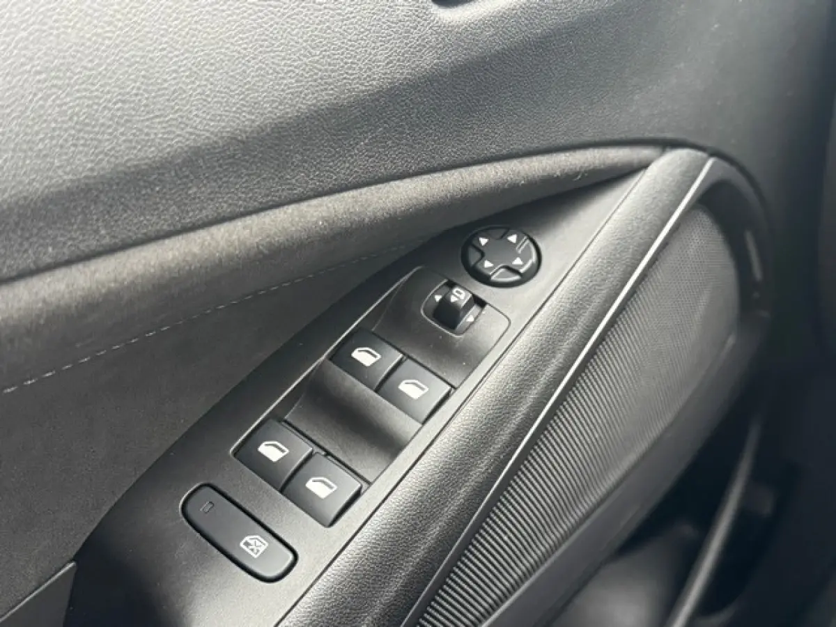 1.2 Turbo Ultimate Automaat met Navi/Camera, AGR/Alcantara, Climate Controle