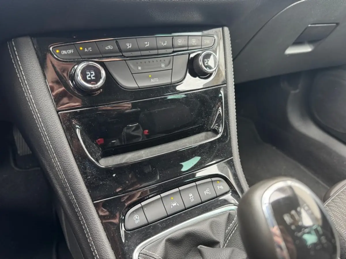 1.4 Turbo Innovation met Navi/Camera, 18inch, Elek.A.Klep, 1e Eigenaar!