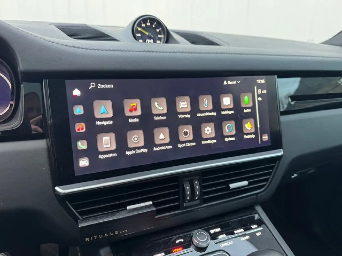 3.0 E-Hybrid met Sport Design, Soft-Close,  22inch, Luchtvering, Bose, LED