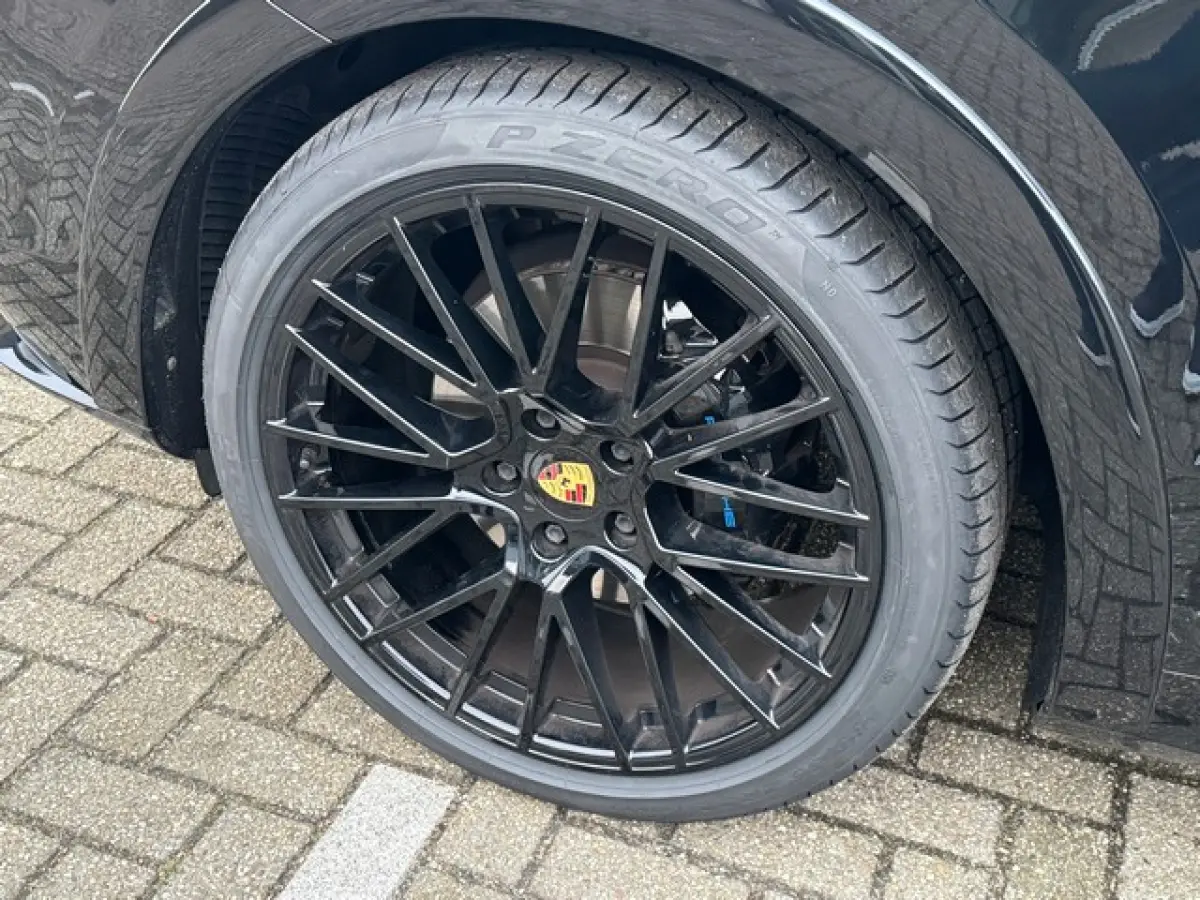 3.0 E-Hybrid met Sport Design, Soft-Close,  22inch, Luchtvering, Bose, LED