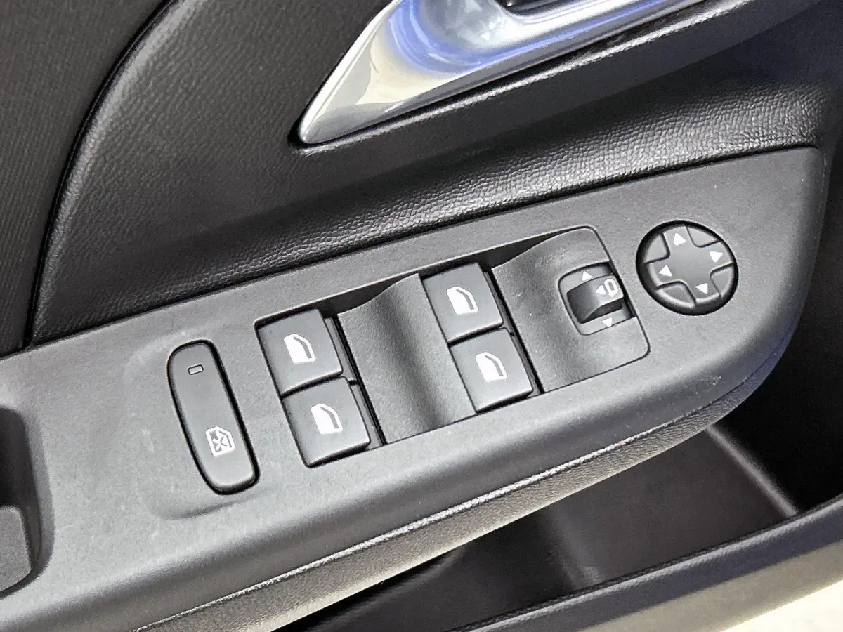 1.2 Hybrid Edition 110pk Automaat | 8 JAAR GARANTIE | Camera | Winterpakket | Cruise Control | Apple Carplay/Android Auto | 16"LMV | LED | Dodehoekdetectie |