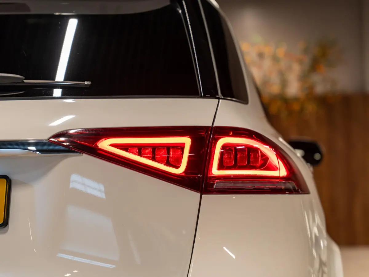 350 e 4MATIC Premium Plus AMG Line, Pano, Night Pakket, Burmester, 360 Cam, Luchtvering, Ambiënte Light