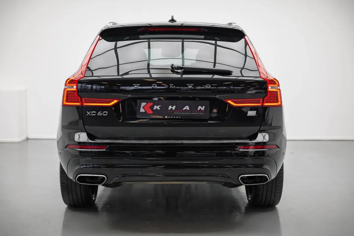 2.0 Recharge T8 AWD R-Design |Bomvoll|Pano|360 Camera|Luchtvering|Trekhaak|H&K|HUD|