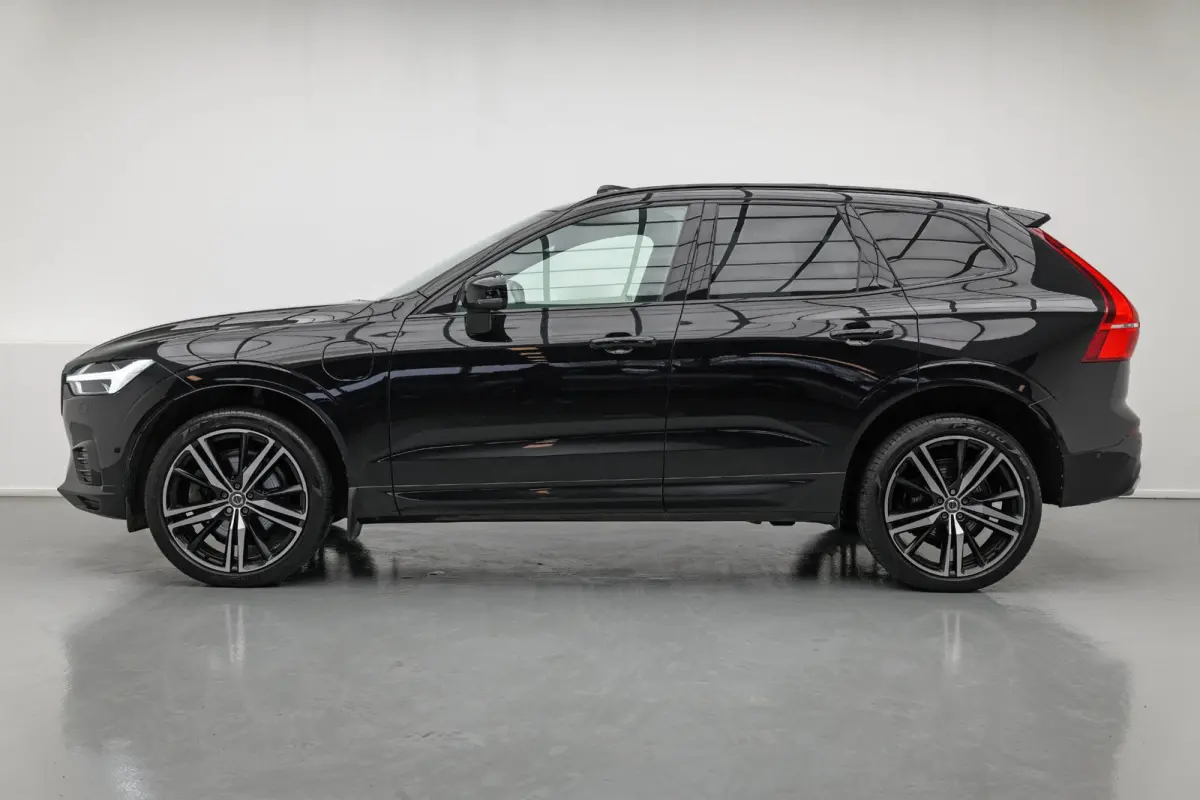 2.0 Recharge T8 AWD R-Design |Bomvoll|Pano|360 Camera|Luchtvering|Trekhaak|H&K|HUD|
