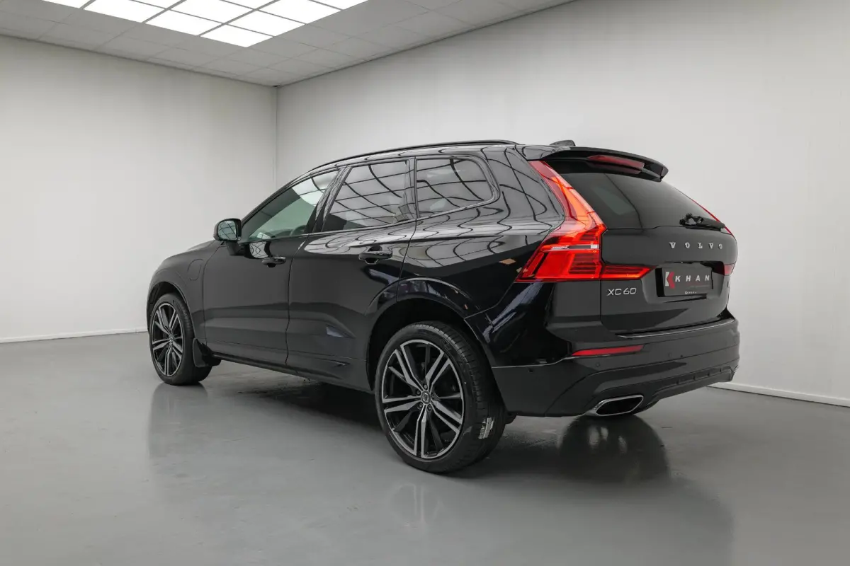 2.0 Recharge T8 AWD R-Design |Bomvoll|Pano|360 Camera|Luchtvering|Trekhaak|H&K|HUD|