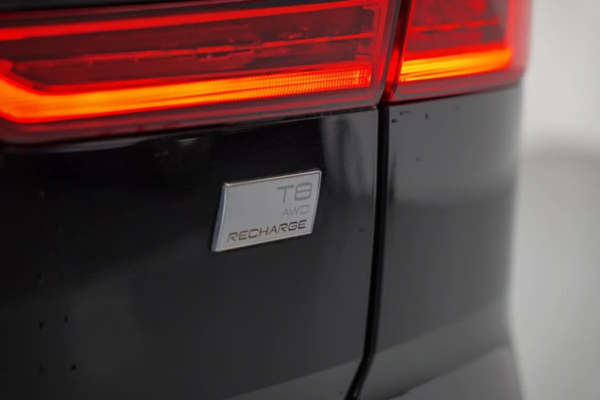 2.0 Recharge T8 AWD R-Design |Bomvoll|Pano|360 Camera|Luchtvering|Trekhaak|H&K|HUD|