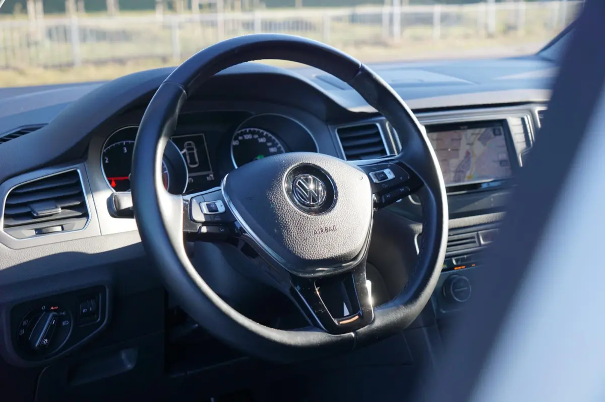 1.6 TDI Comfortline AUTOMAAT | Reflex Silver | Navi/Cruise/Trekhaak/Stoelverwarming - Keurig!