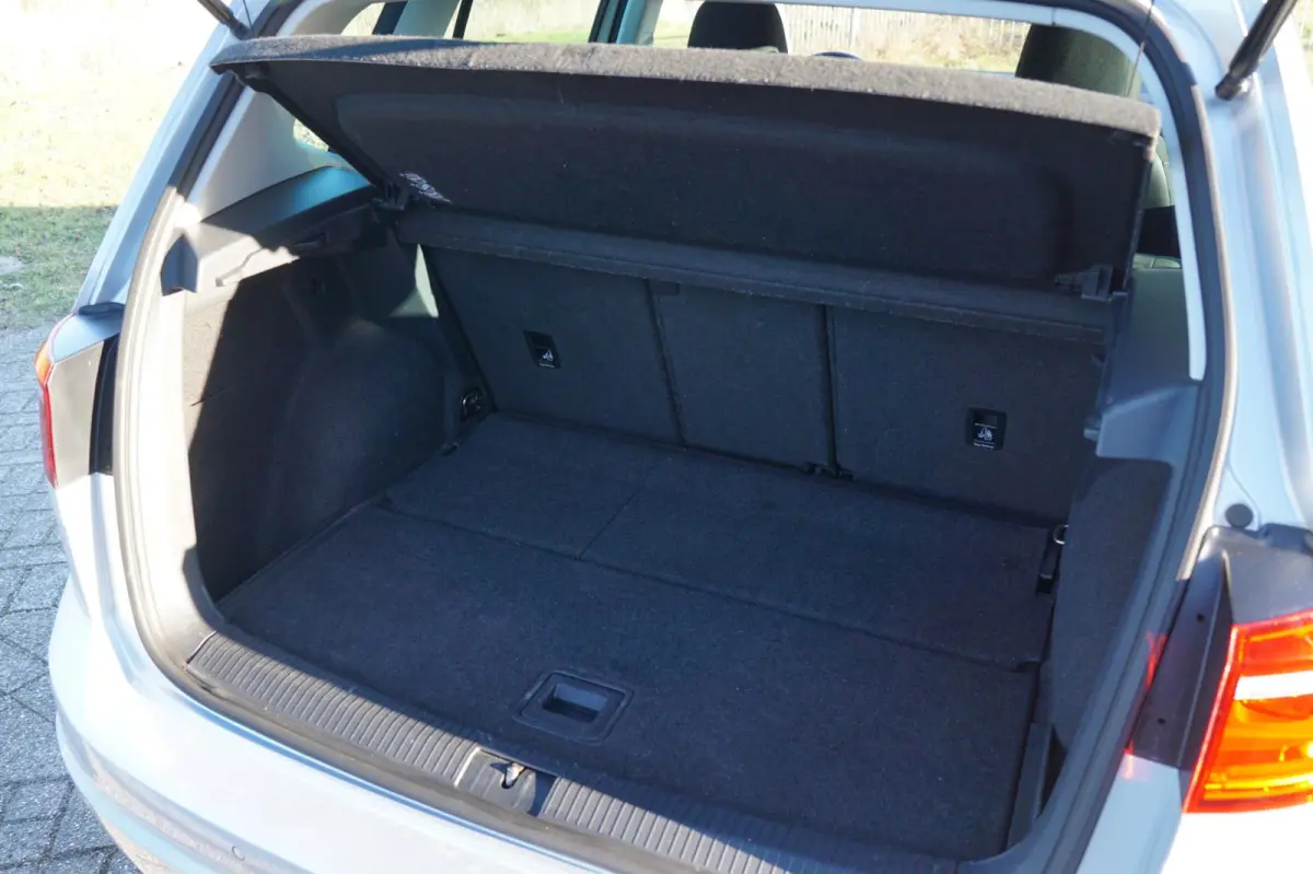 1.6 TDI Comfortline AUTOMAAT | Reflex Silver | Navi/Cruise/Trekhaak/Stoelverwarming - Keurig!