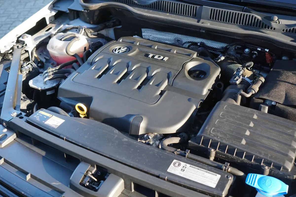 1.6 TDI Comfortline AUTOMAAT | Reflex Silver | Navi/Cruise/Trekhaak/Stoelverwarming - Keurig!