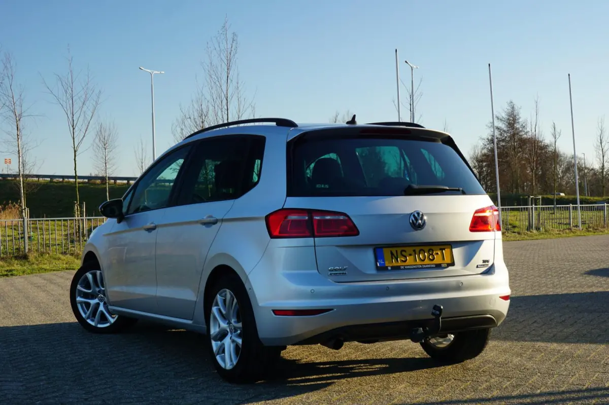 1.6 TDI Comfortline AUTOMAAT | Reflex Silver | Navi/Cruise/Trekhaak/Stoelverwarming - Keurig!