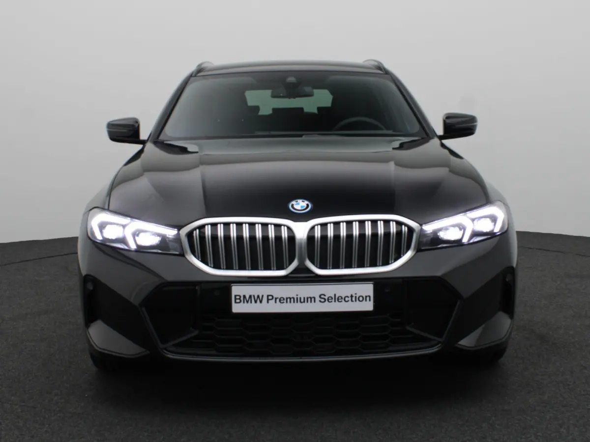 330e M Sportpakket | SoH 100% | Comfort Pack | 	Stuurwielrand Verwarmd | Comfort Access | Trekhaak | DAB | HiFi | 19''