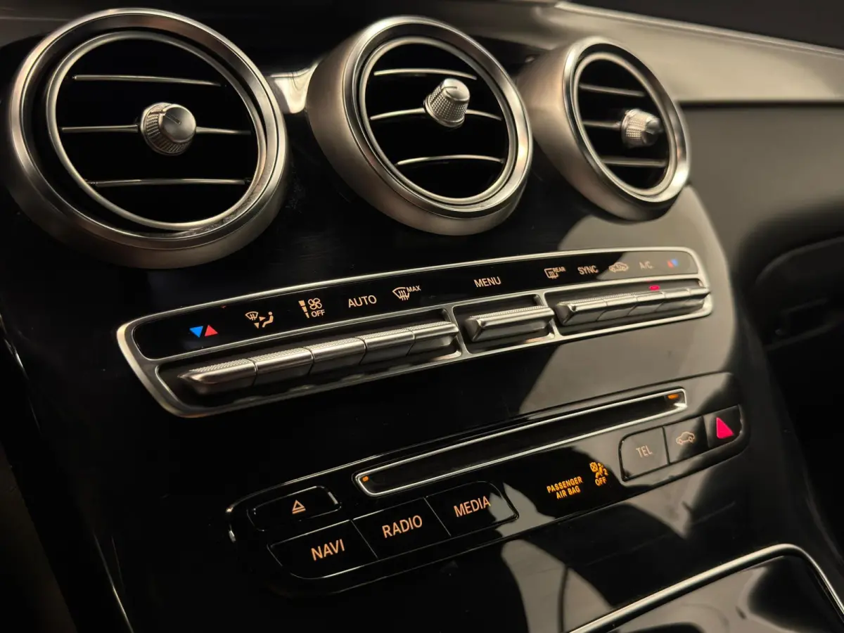 220d 4Matic / NL-auto / Stoelverwarming