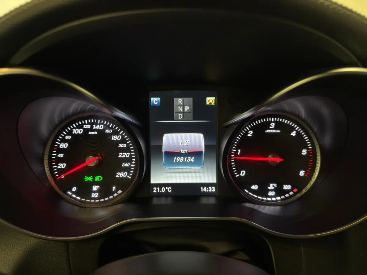 220d 4Matic / NL-auto / Stoelverwarming