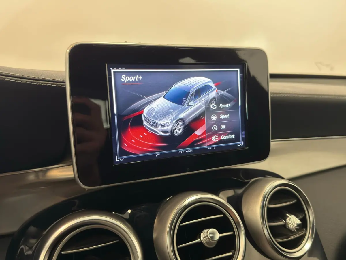 220d 4Matic / NL-auto / Stoelverwarming