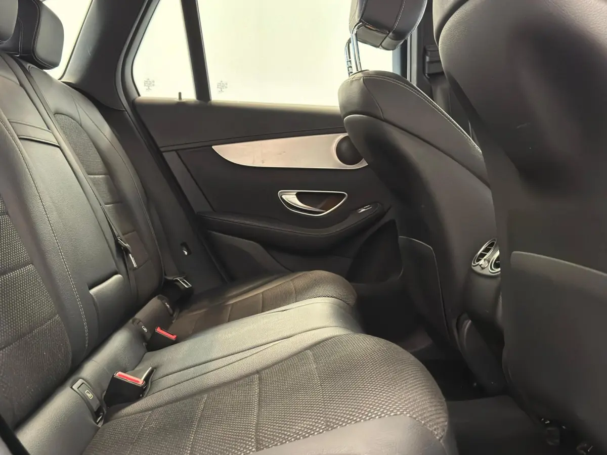 220d 4Matic / NL-auto / Stoelverwarming