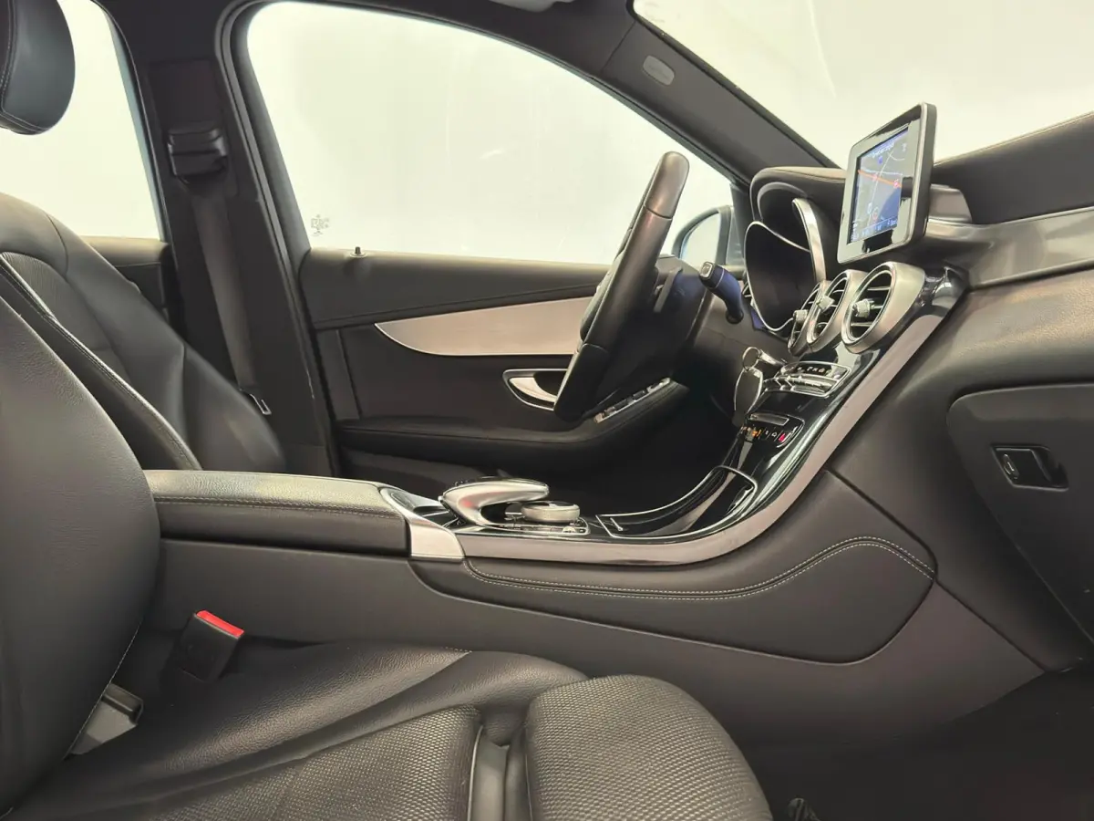 220d 4Matic / NL-auto / Stoelverwarming